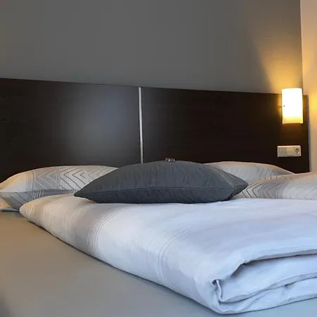 T24 - Ihr Mit Charakter