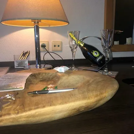 T24 - Ihr Mit Charakter *