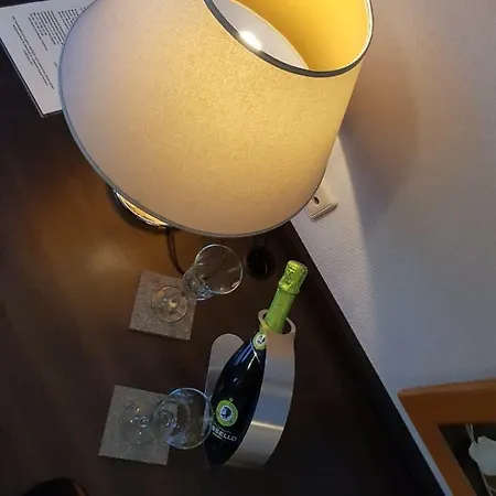 T24 - Ihr Mit Charakter